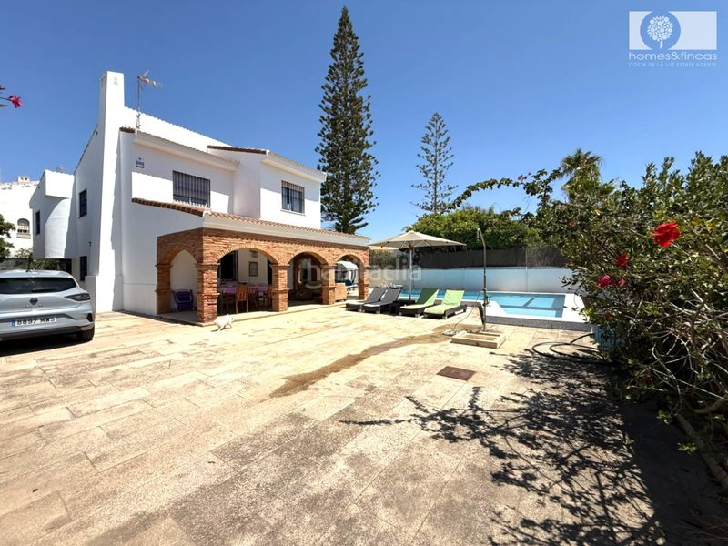 Foto 1a256887-9b11-43db-a29e-b4d7230b3cd0. Casa a calle ballena 5 a Urbasur Islantilla