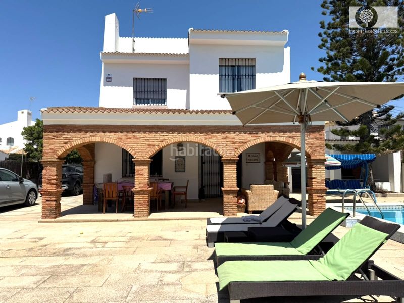 Foto 4748721d-083d-4ace-94f2-1d8df8ce7315. Casa a calle ballena 5 a Urbasur Islantilla