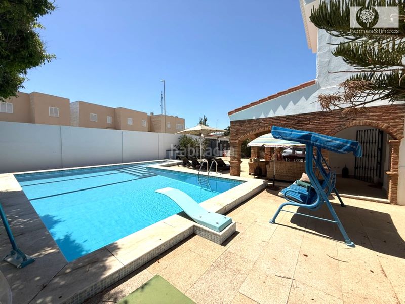 Foto 4d757023-b12d-454a-b3b0-6608e9df280a. Casa a calle ballena 5 a Urbasur Islantilla