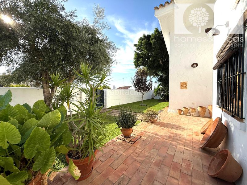 Foto db2a86a9-9797-41c5-993d-4b04c120ce54. Maison avec parking piscine dans Ayamonte ciudad Ayamonte