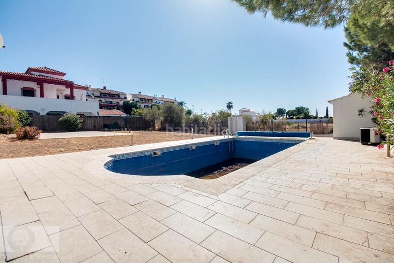 Foto d2d27bb1-4260-4918-b96b-81709d7a3636. Chalet en Costa Esuri Ayamonte