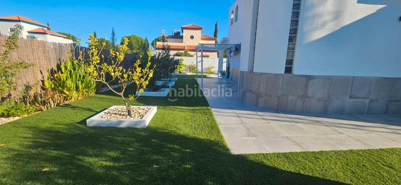 Foto cb6c9b37-ee96-481f-adae-a343a74ef610. Xalet amb piscina a Costa Esuri Ayamonte