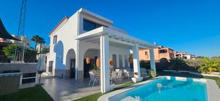 Xalet a Costa Esuri. Villa independiente en costa esuri