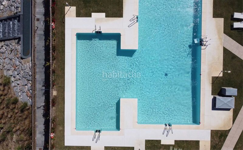 Foto 21240410-8de9-436d-b4fe-04a595e3804d. Planta baixa amb aparcament piscina a la cala Mijas Mijas