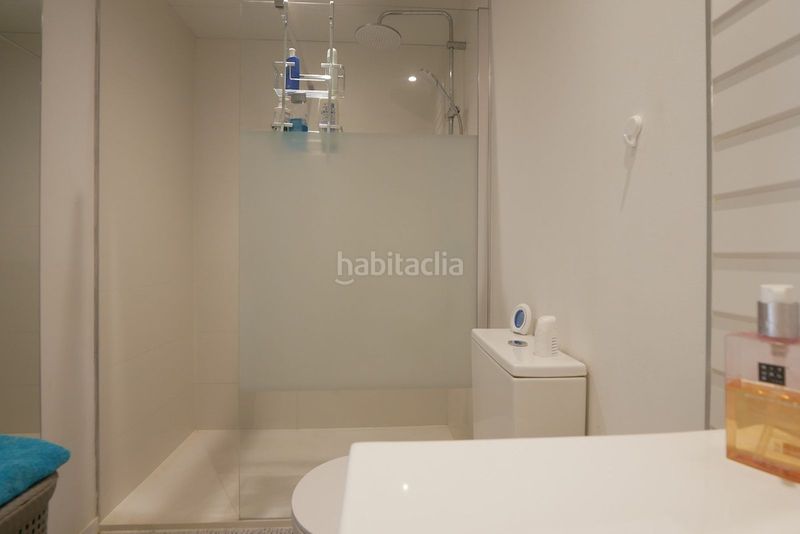 Foto bed13987-28b5-41a5-9d10-3c189e7ad014. Planta baixa amb aparcament piscina a la cala Mijas Mijas