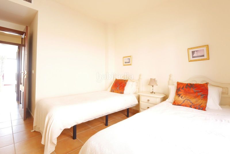 Foto 057d594d-817b-4a12-9c2f-4198b2c952bf. Apartament amb aparcament piscina a Calahonda Mijas