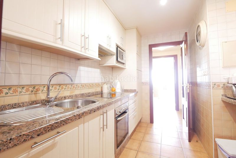 Foto b12c9f2b-7b12-44f9-b098-76e5d95af15f. Apartament amb aparcament piscina a Calahonda Mijas