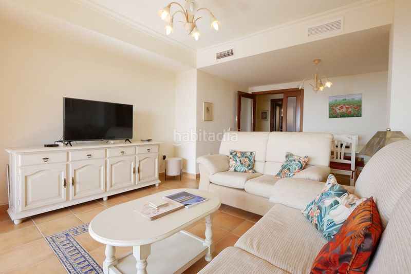 Foto e3eb4e1e-299f-49be-ace3-e65547a8f797. Apartament amb aparcament piscina a Calahonda Mijas