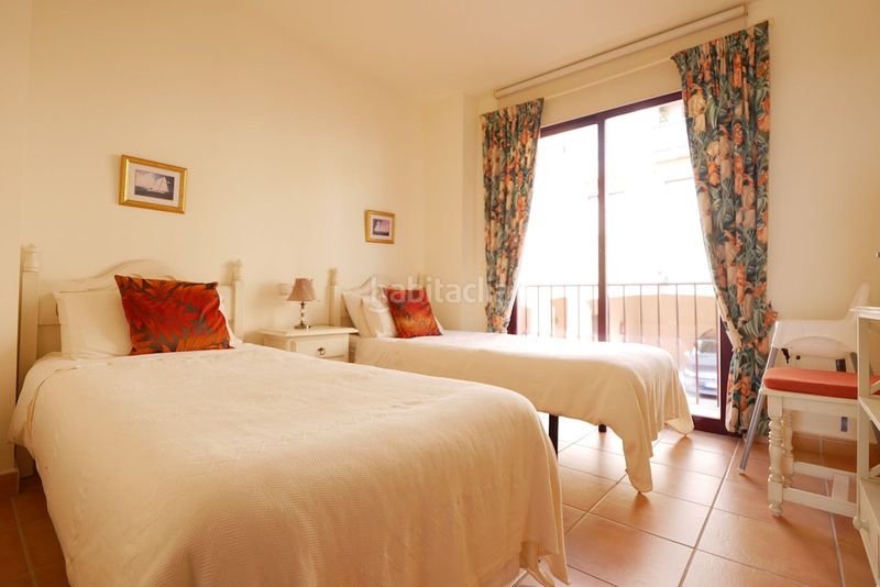 Foto e5110bb1-2e7b-4bea-b1bb-6578eb161e4a. Apartament amb aparcament piscina a Calahonda Mijas