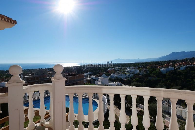 Foto 014d97d4-4b9c-4716-8fd8-2ee3c7d4ef74. Dúplex amb aparcament piscina a Cabopino - Artola Marbella