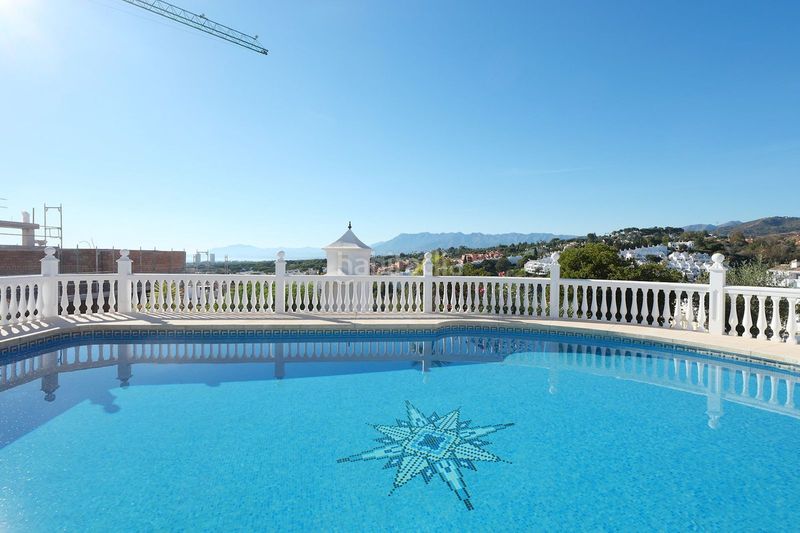 Foto 029e1d98-6847-4d26-b215-3f0f8d9f401b. Dúplex amb aparcament piscina a Cabopino - Artola Marbella