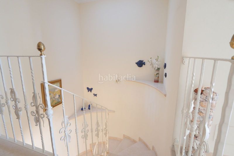 Foto 11f860d4-c1eb-4a6f-bf52-8e78b2ff1bc9. Dúplex amb aparcament piscina a Cabopino - Artola Marbella