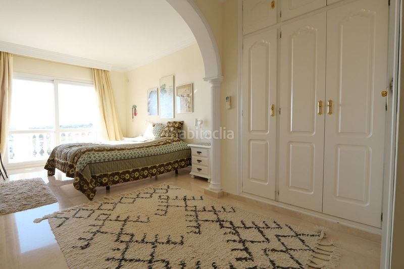 Foto 5717d0de-cb78-423a-b681-e2211b7f0555. Dúplex amb aparcament piscina a Cabopino - Artola Marbella