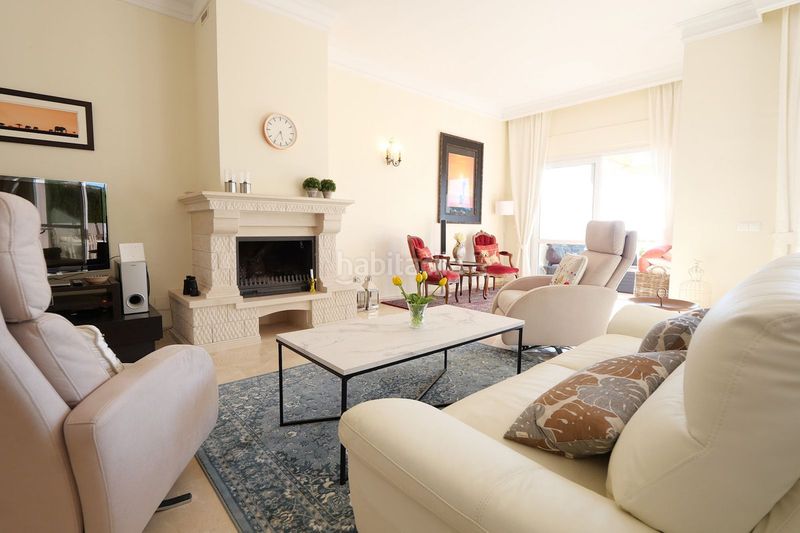 Foto b98a3e49-f1a0-47cd-9552-25f506456e20. Dúplex amb aparcament piscina a Cabopino - Artola Marbella