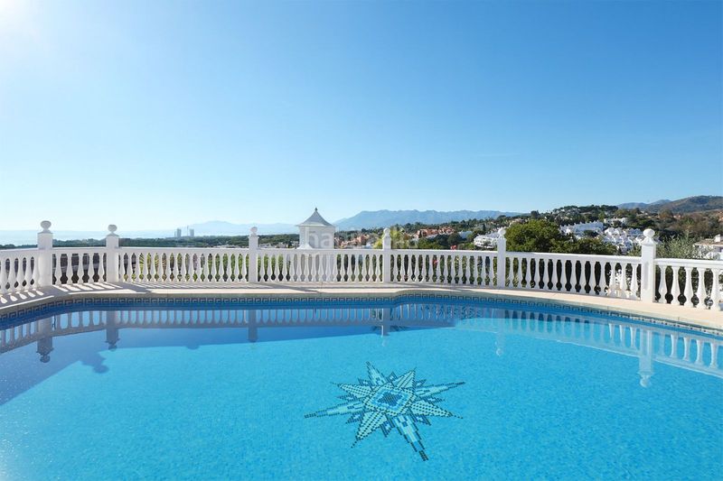 Foto c193490c-0032-48a0-99d8-fddec9fe8ac9. Dúplex amb aparcament piscina a Cabopino - Artola Marbella