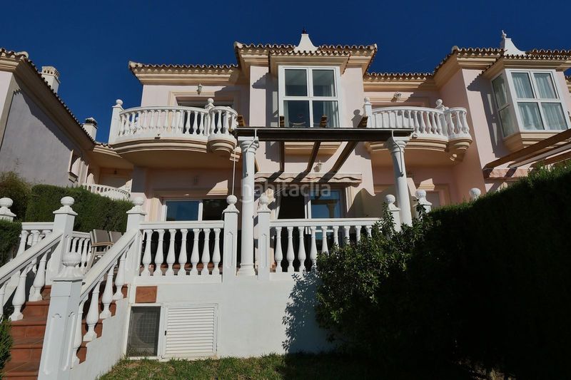 Foto e274c224-d3d0-40ee-9fd0-2d0344ffff8c. Dúplex amb aparcament piscina a Cabopino - Artola Marbella