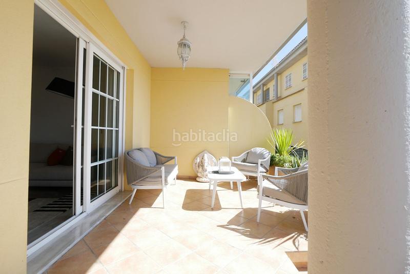 Foto 93938d30-9fd3-42ec-be88-60e2434d644f. Rez-de-chaussée avec parking piscine dans Cabopino - Artola Marbella