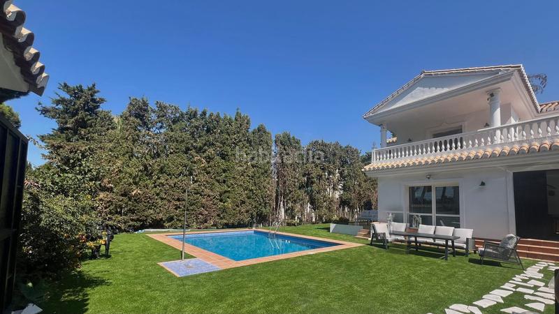 Foto f55b3c0b-2607-4b17-9c9e-b55def0a9d2a. Chalet with parking pool in Santa María Marbella