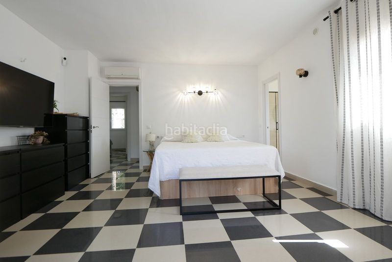 Foto aa6ea67a-6a86-4d55-8310-5ae2641f2533. Chalet en Santa María Marbella