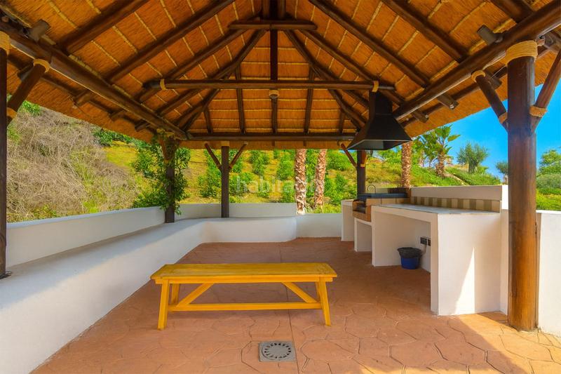 Foto 360f617a-23c0-47ba-8226-6bc517719ebc. Ground floor with parking pool in Los Naranjos Marbella