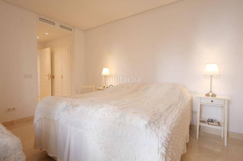 Foto 032c2676-962a-4b49-87e5-0ab87ee001c3. Planta baixa amb aparcament piscina a Los Naranjos Marbella