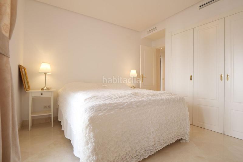 Foto 6428dcca-f9c2-4e21-ae4c-5ca0a238e4bd. Planta baixa amb aparcament piscina a Los Naranjos Marbella