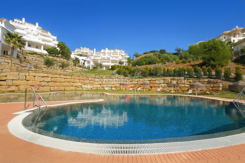 Foto 77788b86-c3b0-4712-a6bd-9377af5e5b31. Planta baixa amb aparcament piscina a Los Naranjos Marbella