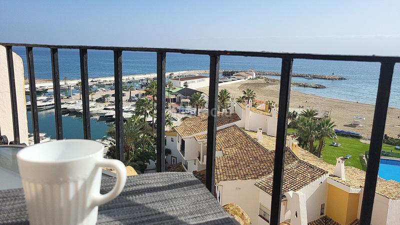 Foto ac06f431-9219-4d4b-88b5-86120f1a57bf. Flat with parking pool in Cabopino - Artola Marbella
