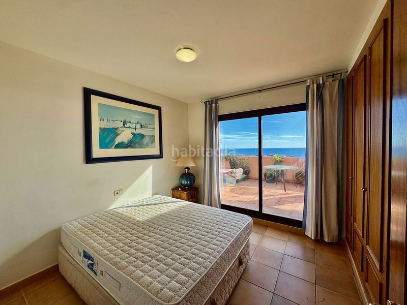 Foto 08049976-22e3-4118-a78f-478a1de0609c. Àtic amb aparcament piscina a Calahonda Mijas