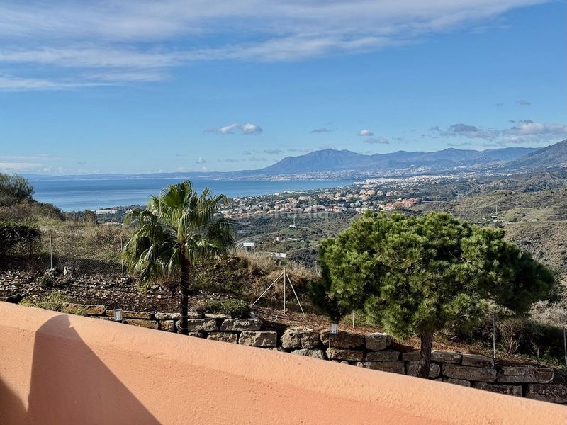 Foto 5f1af3a0-0835-4512-9b2b-742a6c7f6469. Àtic amb aparcament piscina a Calahonda Mijas