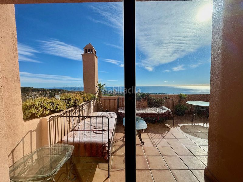 Foto c5d00f89-536a-47b5-ba9a-01ff4306b8ce. Àtic amb aparcament piscina a Calahonda Mijas