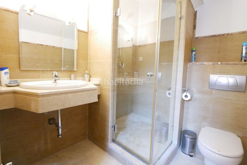 Foto 8d758ce8-865a-4b5b-bf33-ae0761ddaad2. Planta baixa amb aparcament piscina a Calahonda Mijas