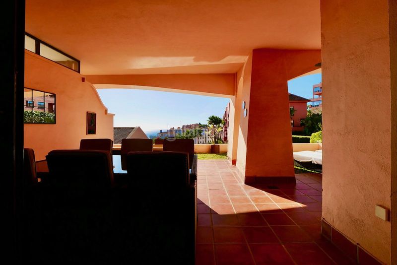 Foto ae457de8-a8b3-49ab-805d-100d634a598b. Planta baixa amb aparcament piscina a Calahonda Mijas