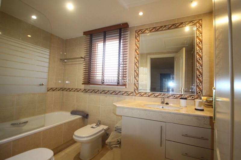 Foto 415fc2b2-a789-4218-bdd4-4444f99a3b9a. Casa adossada amb aparcament piscina a Riviera del Sol Mijas