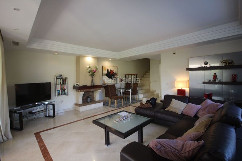 Foto 9651397f-1b9d-4101-ba0b-be54abf369e7. Casa adossada amb aparcament piscina a Riviera del Sol Mijas