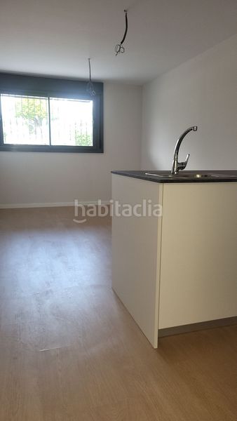 Foto c35e7e6e-0b01-4c21-983c-08ec919e22bb. Planta baixa amb aparcament piscina a Centro Benalmádena