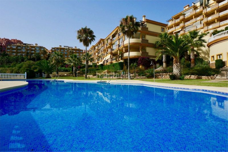 Foto 90da9ff2-fe67-4ec7-8fd4-5ed85f4da770. Apartament amb piscina a la cala Mijas Mijas