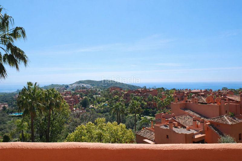 Foto f40d8c24-3565-4f7e-96f3-166fabb372e9. Apartament amb aparcament piscina a La Mairena Ojén