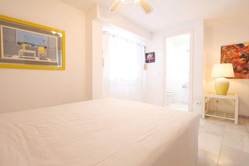Foto 58ce3943-056f-4963-9111-799955993191. Casa adossada amb aparcament piscina a Cabopino - Artola Marbella