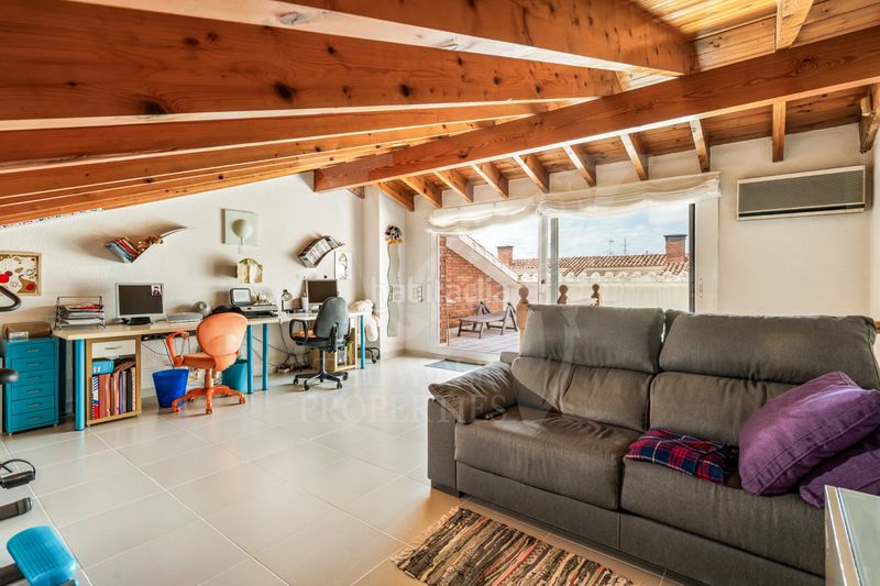 Foto d77611cf-de72-41fd-85e7-182d7f4d5649. Casa adossada amb xemeneia calefacció a Zona Alta Premià de Mar