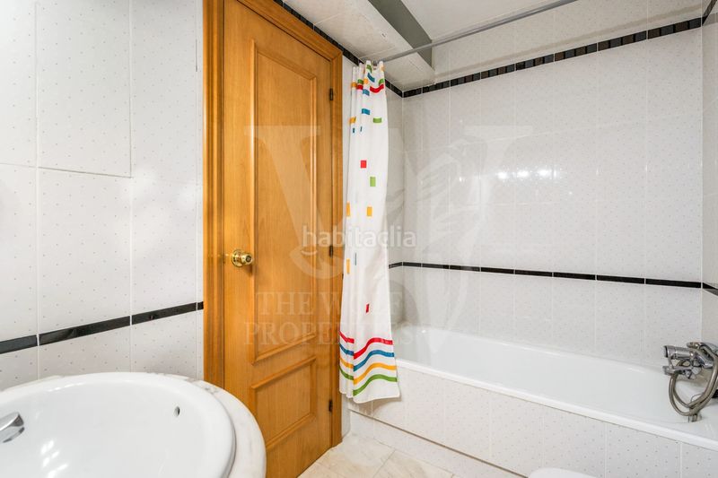 Foto fb4fb83b-4f3f-4e0b-9b45-c84ad16c44f0. Casa adossada amb xemeneia calefacció a Zona Alta Premià de Mar