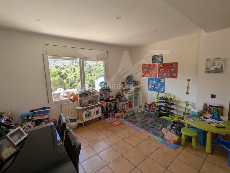 Foto 0848c6e0-15a5-4789-a707-3c6f52e1ec91. Casa amb xemeneia a Sant Feliu de Codines