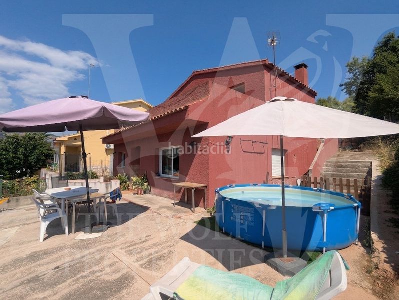 Foto c8834557-1698-44ea-8041-f50f67c448b1. Casa amb xemeneia a Sant Feliu de Codines