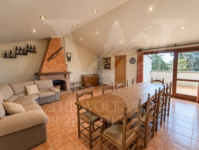 Foto 0d2d9659-cf2b-4392-968e-0d79100e5377. Casa aparellada amb calefacció aparcament a Balenyà