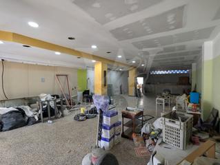 Local commercial à Carrer de ramon dagà 13. Local comercial en granollers