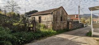 Chalet in Mondariz. Casita de piedra para restaurar