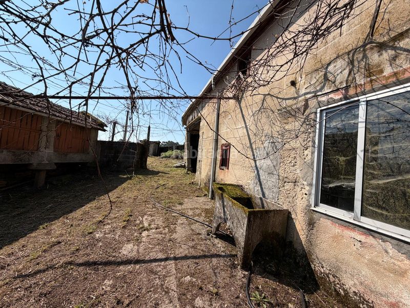 Foto 3671af2e-af4c-4518-8e4c-fd8525667676. Casa aparellada a Covelo (O)