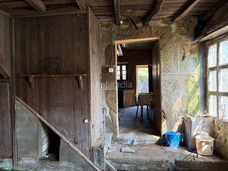 Foto 6da722f0-830c-4de0-bffe-b6b6d6cfc395. Casa aparellada a Covelo (O)