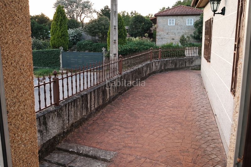 Foto 27ae3090-21da-45f6-b23f-c396f7cbae94. Casa amb xemeneia calefacció aparcament a Covelo (O)