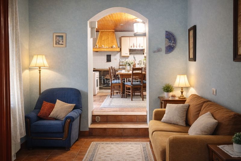 Foto 5bd8bfd9-d501-4f95-91e9-e5536ff54554. Casa amb xemeneia calefacció aparcament a Covelo (O)